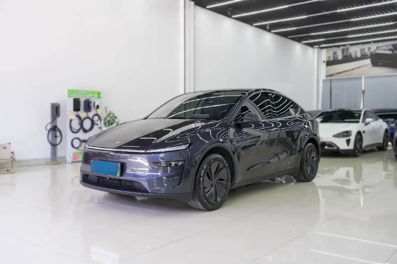 2025 Tesla Model Y BEV 78.4KWH