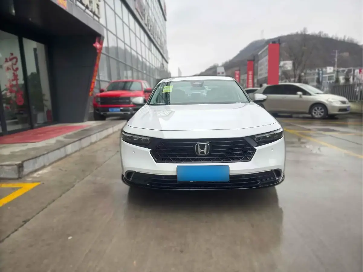 2024 Honda Accord 1.5T 192HP L4 CVT