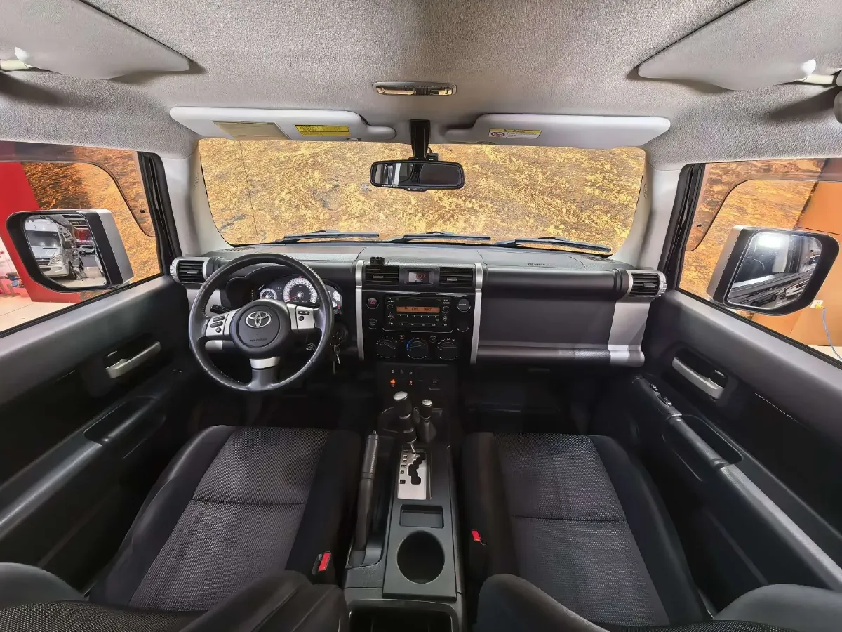 2010 Toyota FJ Cruiser 4.0L 272HP V6 5AT,autocango,china used car exporter,china ev exporter,chinese used car exporter,chinese used ev exporter