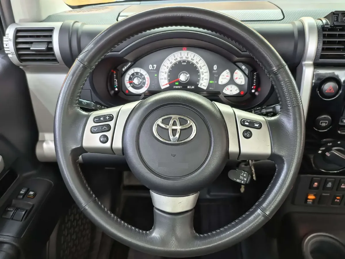 2010 Toyota FJ Cruiser 4.0L 272HP V6 5AT,autocango,china used car exporter,china ev exporter,chinese used car exporter,chinese used ev exporter