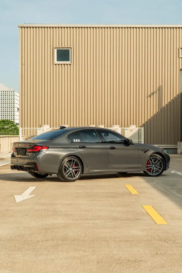 2021 BMW M5 4.4T 600HP V8 8AT,autocango,china used car exporter,china ev exporter,chinese used car exporter,chinese used ev exporter