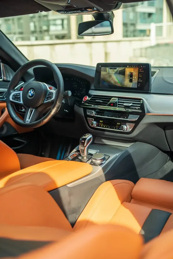 2021 BMW M5 4.4T 600HP V8 8AT,autocango,china used car exporter,china ev exporter,chinese used car exporter,chinese used ev exporter