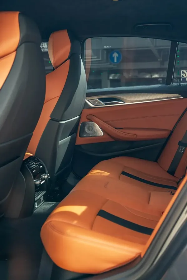 2021 BMW M5 4.4T 600HP V8 8AT,autocango,china used car exporter,china ev exporter,chinese used car exporter,chinese used ev exporter