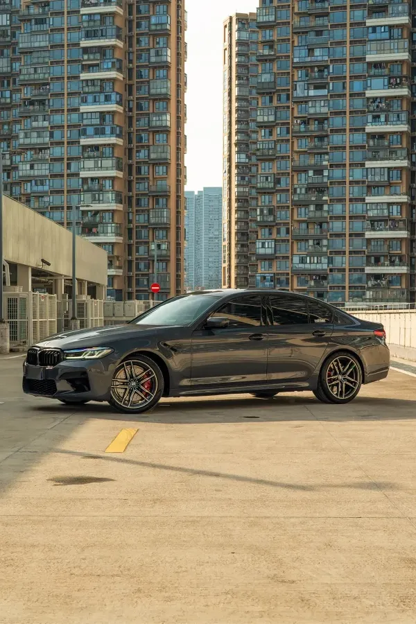 2021 BMW M5 4.4T 600HP V8 8AT,autocango,china used car exporter,china ev exporter,chinese used car exporter,chinese used ev exporter