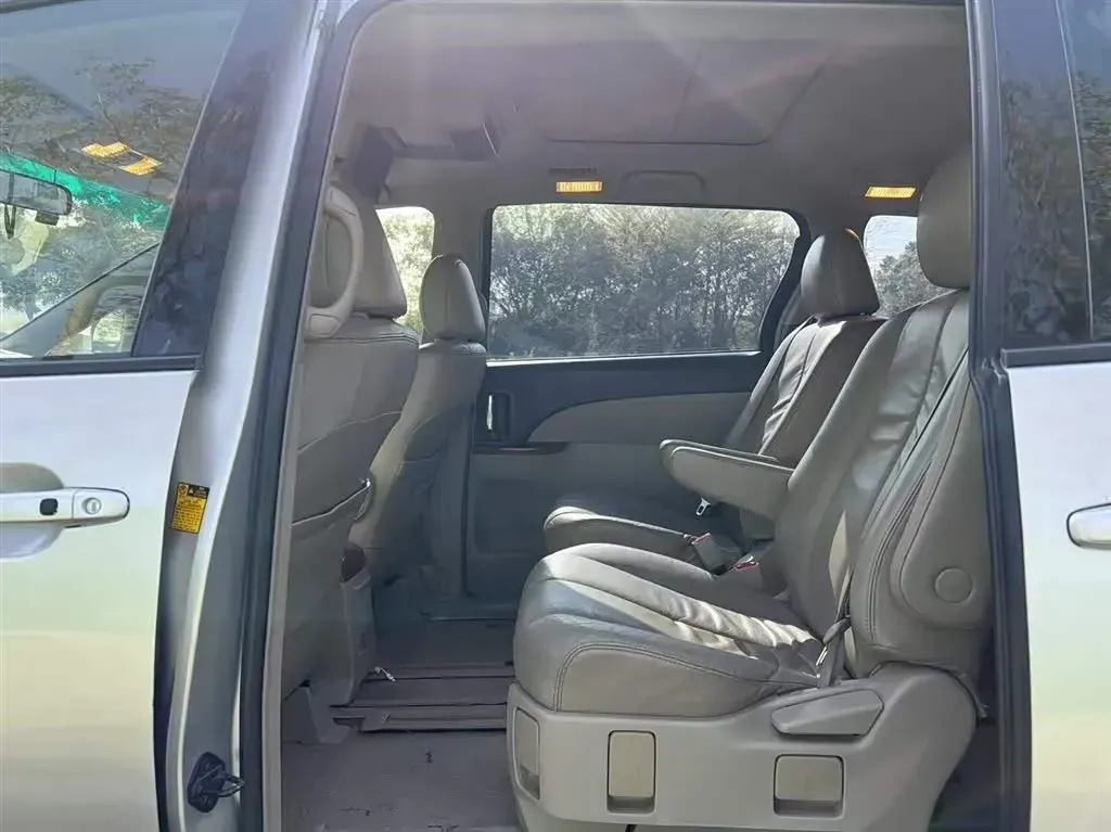 2006 Toyota Previa 2.4L 170HP L4 4AT,autocango,china used car exporter,china ev exporter,chinese used car exporter,chinese used ev exporter