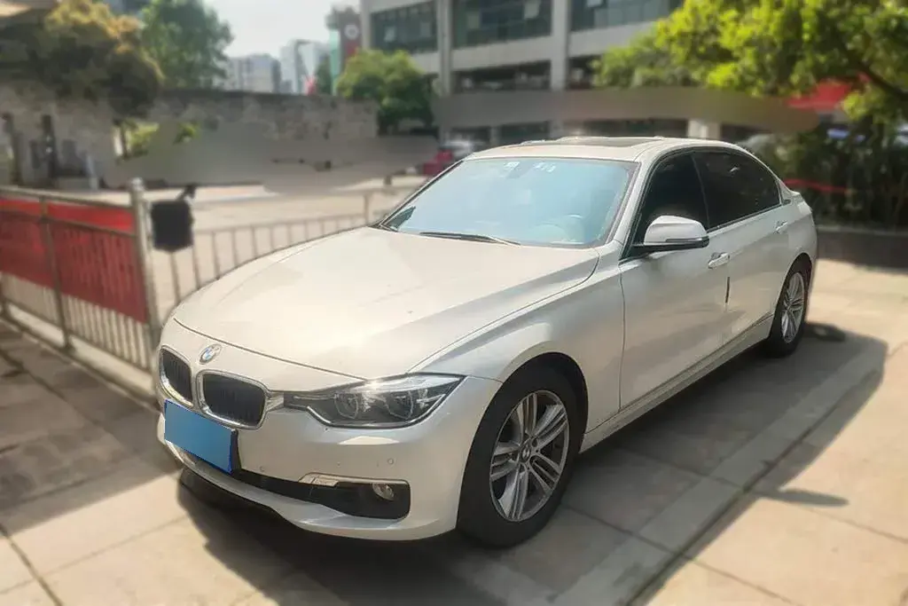 2016 BMW 3 Series 2.0T 184HP L4 8AT