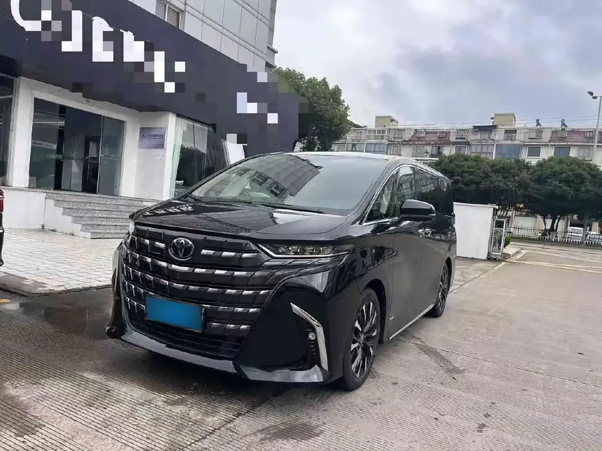 2024 Toyota Alphard 2.5L 190HP L4 E-CVT Hybrid