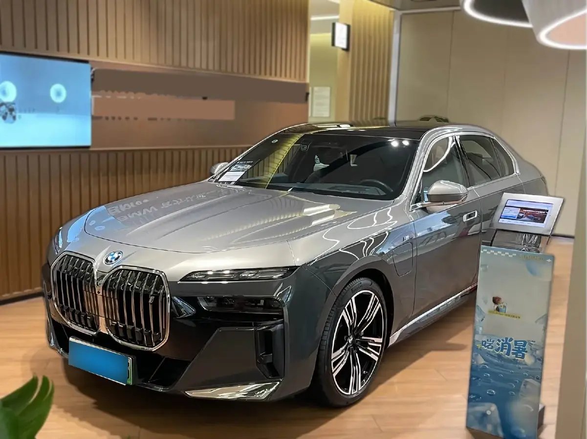 2023 BMW i7 BEV 101.7KWH