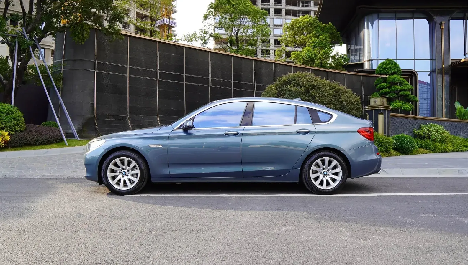 2013 BMW 5 Series GT 3.0T 306HP L6 8AT,autocango,china used car exporter,china ev exporter,chinese used car exporter,chinese used ev exporter