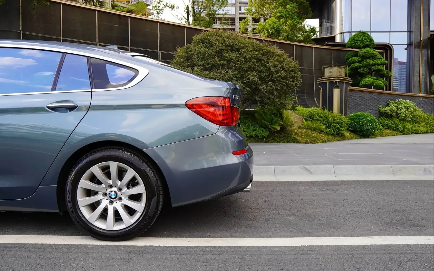 2013 BMW 5 Series GT 3.0T 306HP L6 8AT,autocango,china used car exporter,china ev exporter,chinese used car exporter,chinese used ev exporter