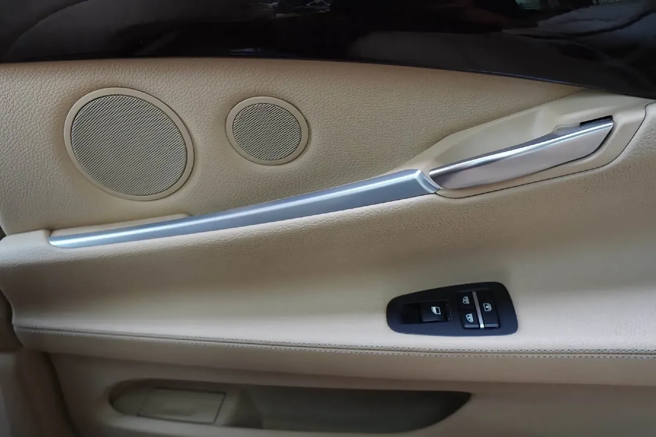 2013 BMW 5 Series GT 3.0T 306HP L6 8AT,autocango,china used car exporter,china ev exporter,chinese used car exporter,chinese used ev exporter