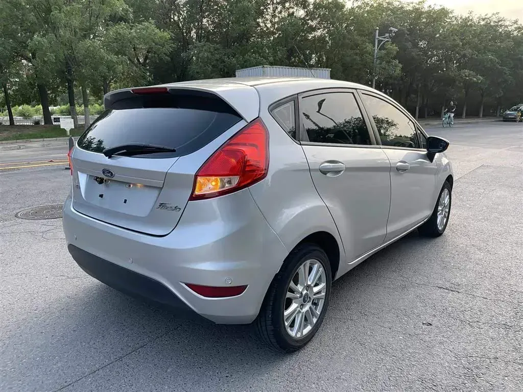 2013 Ford Fiesta 1.5L 110HP L4 6DCT,autocango,china used car exporter,china ev exporter,chinese used car exporter,chinese used ev exporter