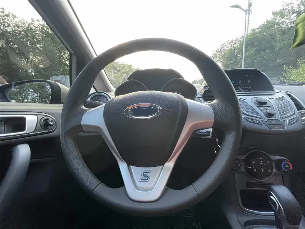 2013 Ford Fiesta 1.5L 110HP L4 6DCT,autocango,china used car exporter,china ev exporter,chinese used car exporter,chinese used ev exporter