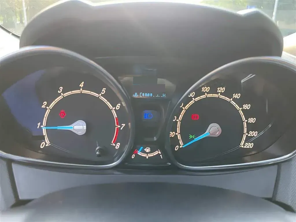 2013 Ford Fiesta 1.5L 110HP L4 6DCT,autocango,china used car exporter,china ev exporter,chinese used car exporter,chinese used ev exporter