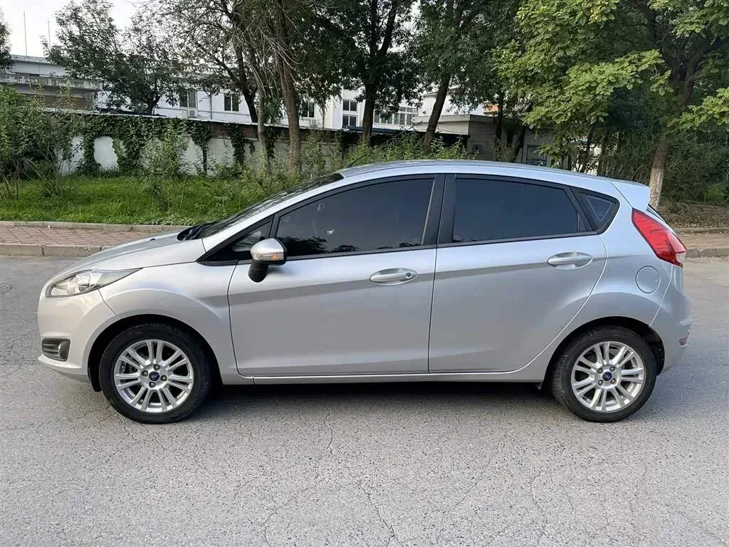 2013 Ford Fiesta 1.5L 110HP L4 6DCT,autocango,china used car exporter,china ev exporter,chinese used car exporter,chinese used ev exporter