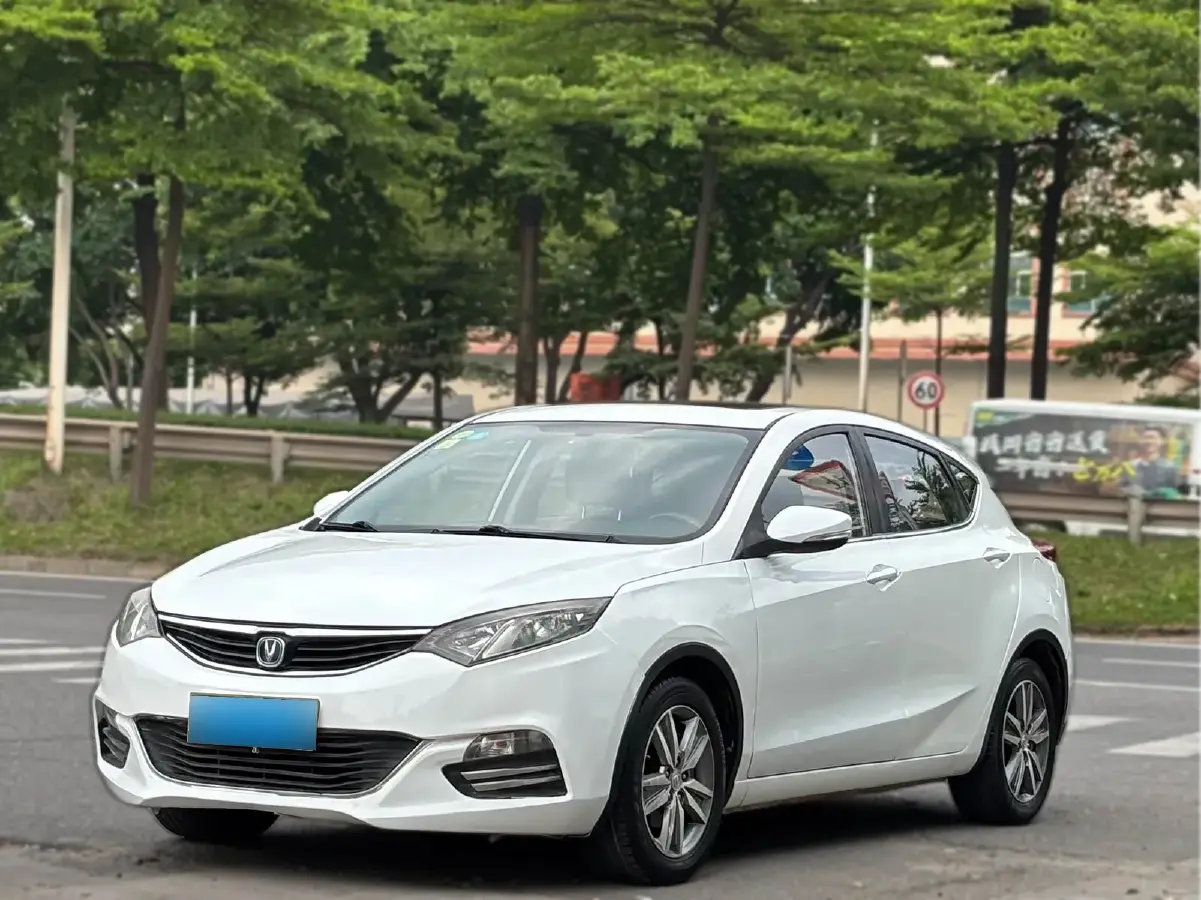 2015 ChangAn Eado XT 1.6L 125HP L4 5MT