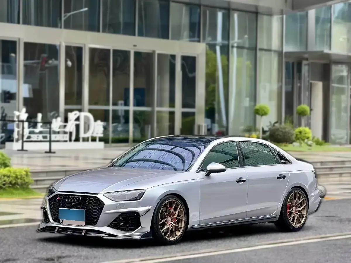 2020 Audi A4L 2.0T 190HP L4 7DCT