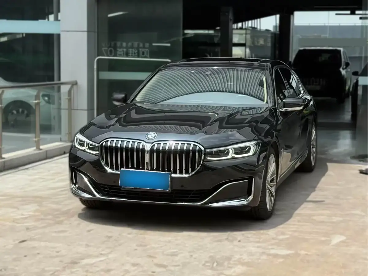 2019 BMW 7 Series 3.0T 340HP L6 8AT