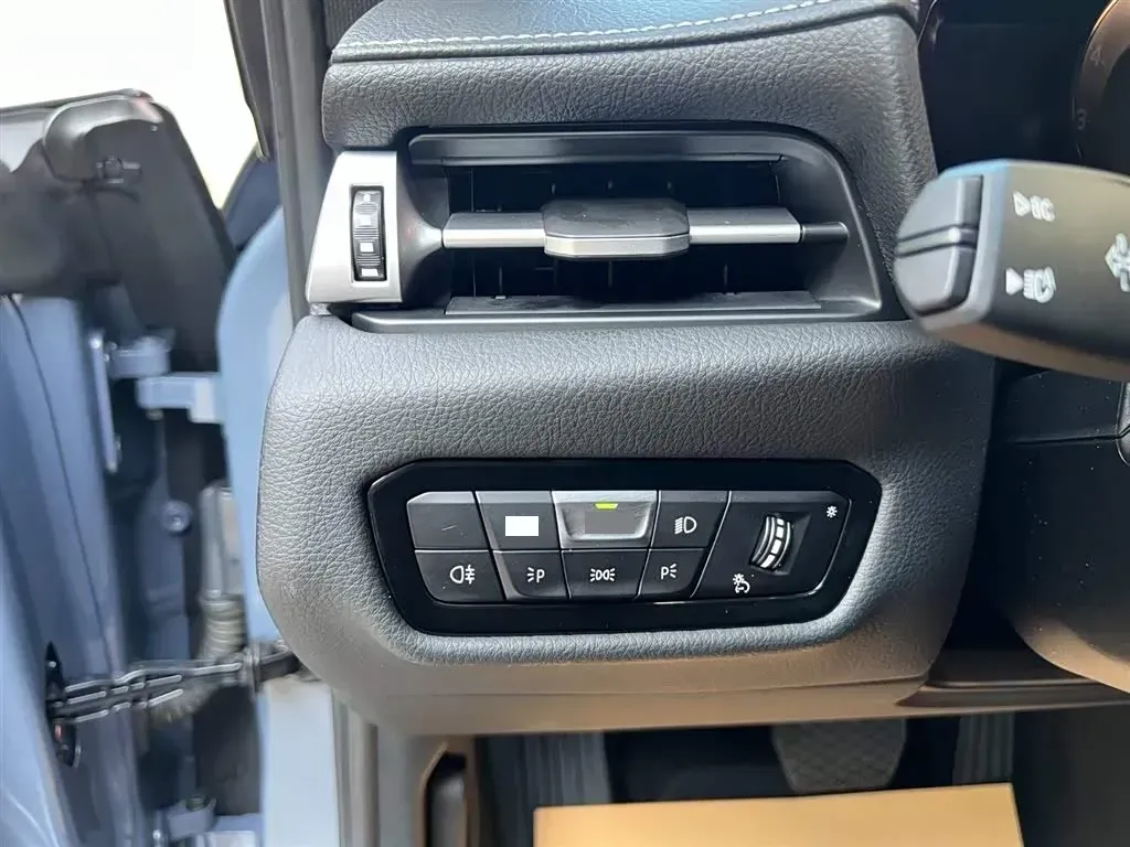 2022 Toyota Supra 2.0T 197HP L4 8AT,autocango,china used car exporter,china ev exporter,chinese used car exporter,chinese used ev exporter