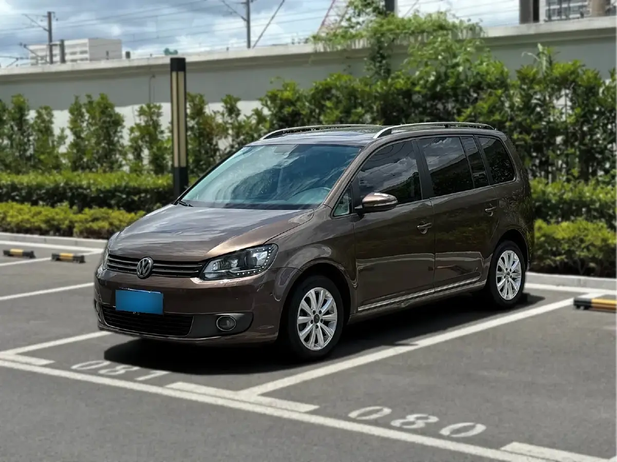 2013 Volkswagen Touran 1.4T 131HP L4 7DCT
