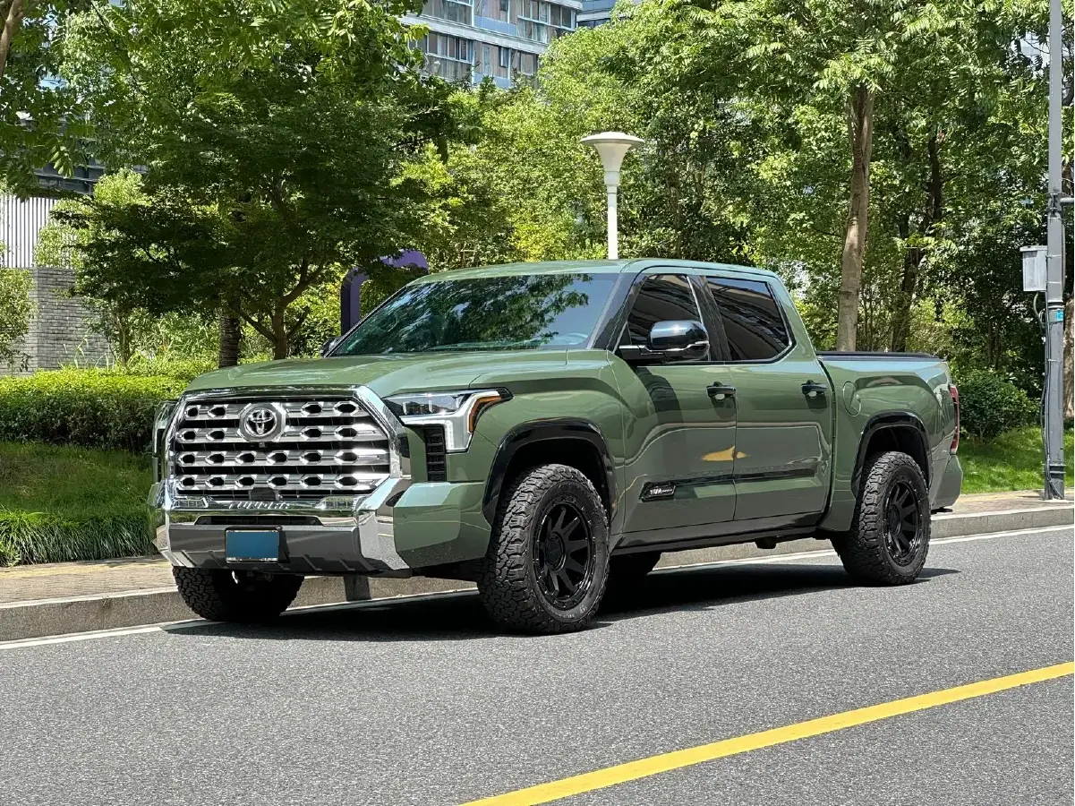 2023 Tank 300 2.0T 227HP L4 8AT