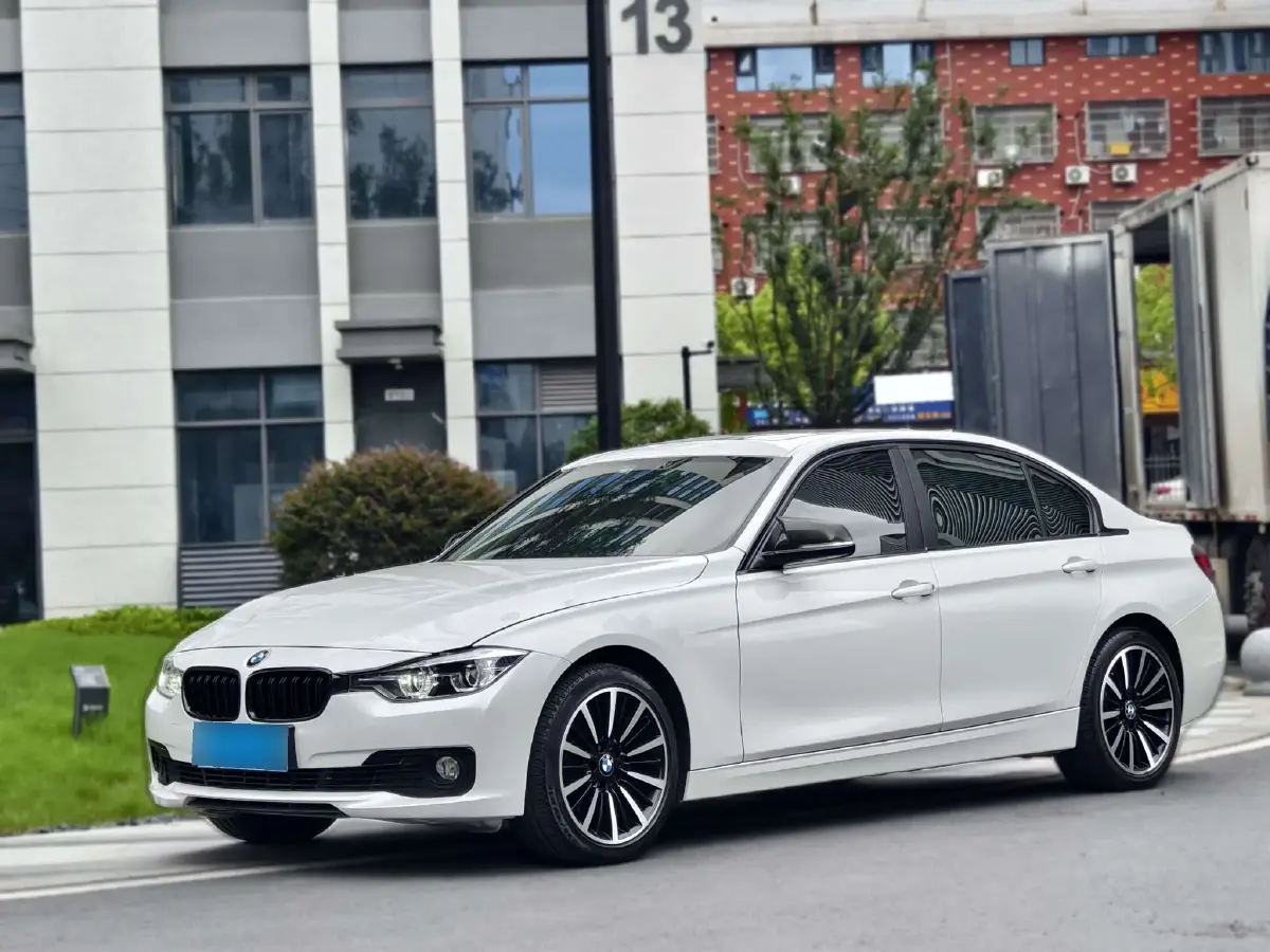 2018 BMW 3 Series 2.0T 184HP L4 8AT