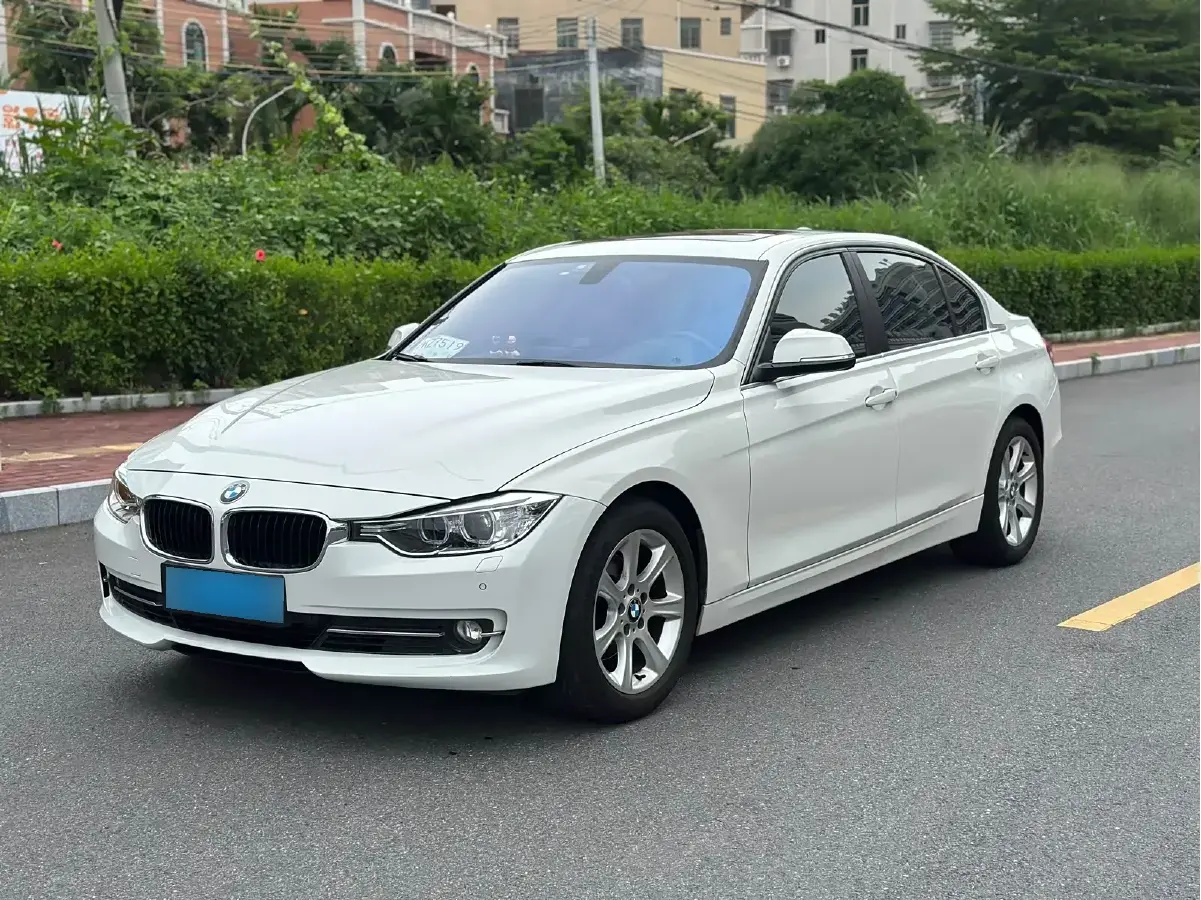 2015 BMW 3 Series 2.0T 245HP L4 8AT