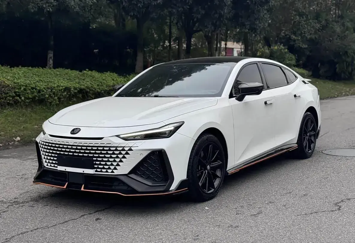 2023 ChangAn UNI-V 1.5T 188HP L4 7DCT