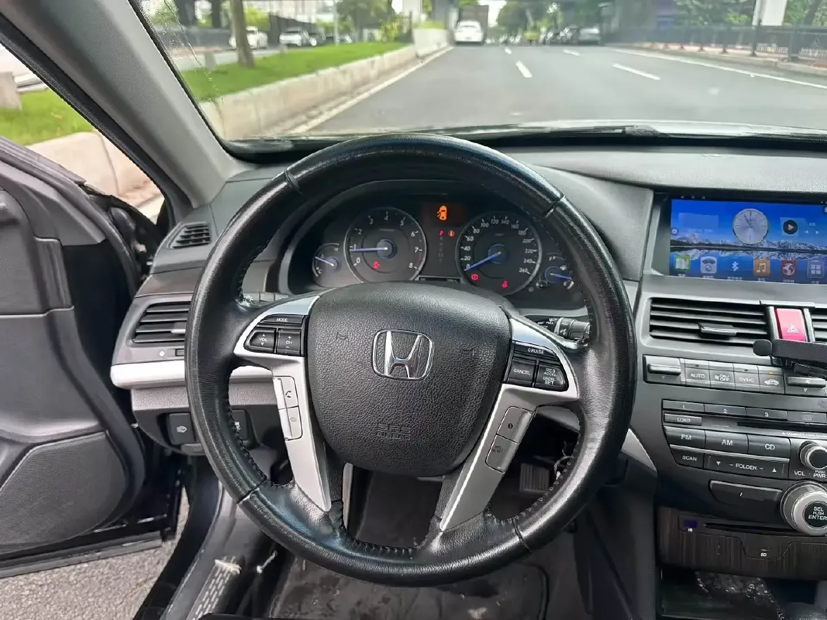 2012 Honda Crosstour 2.4L 197HP L4 5AT,autocango,china used car exporter,china ev exporter,chinese used car exporter,chinese used ev exporter