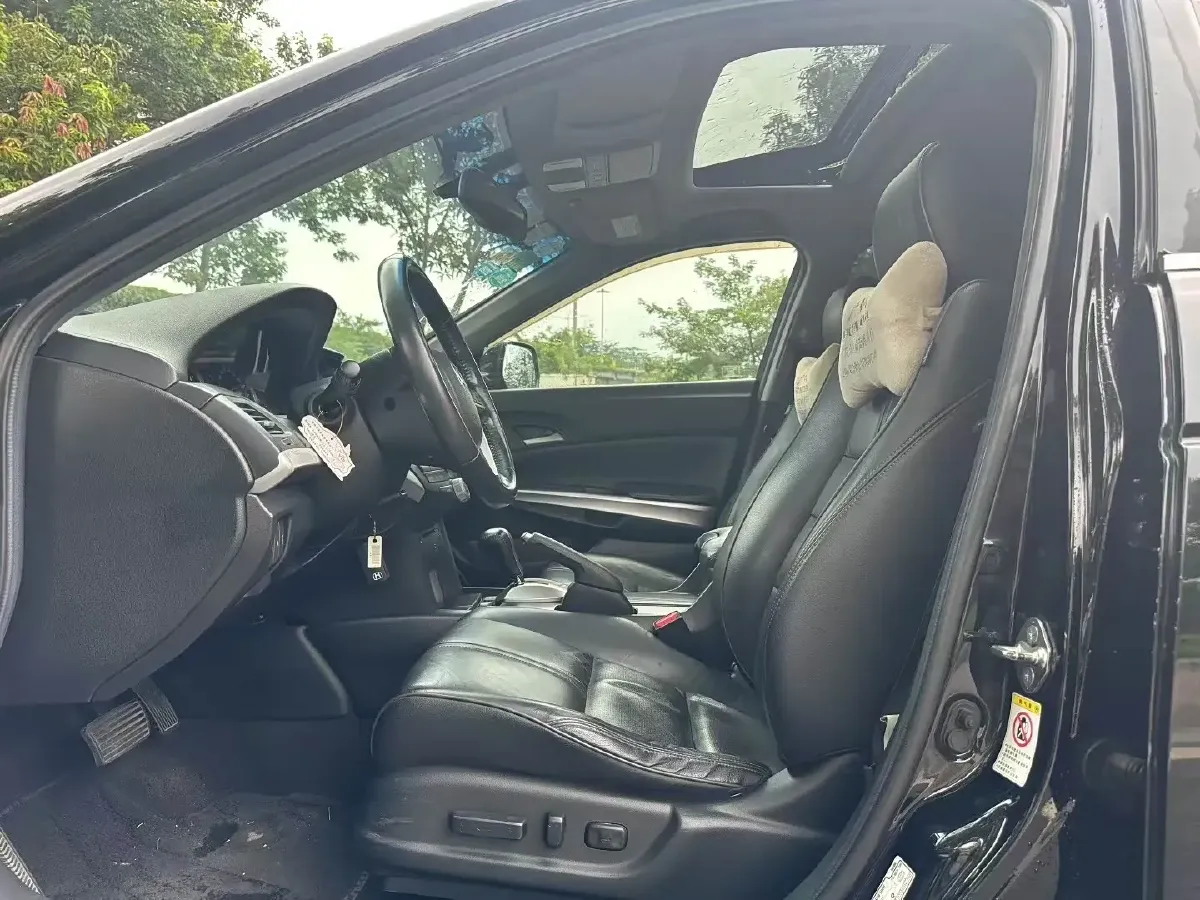 2012 Honda Crosstour 2.4L 197HP L4 5AT,autocango,china used car exporter,china ev exporter,chinese used car exporter,chinese used ev exporter