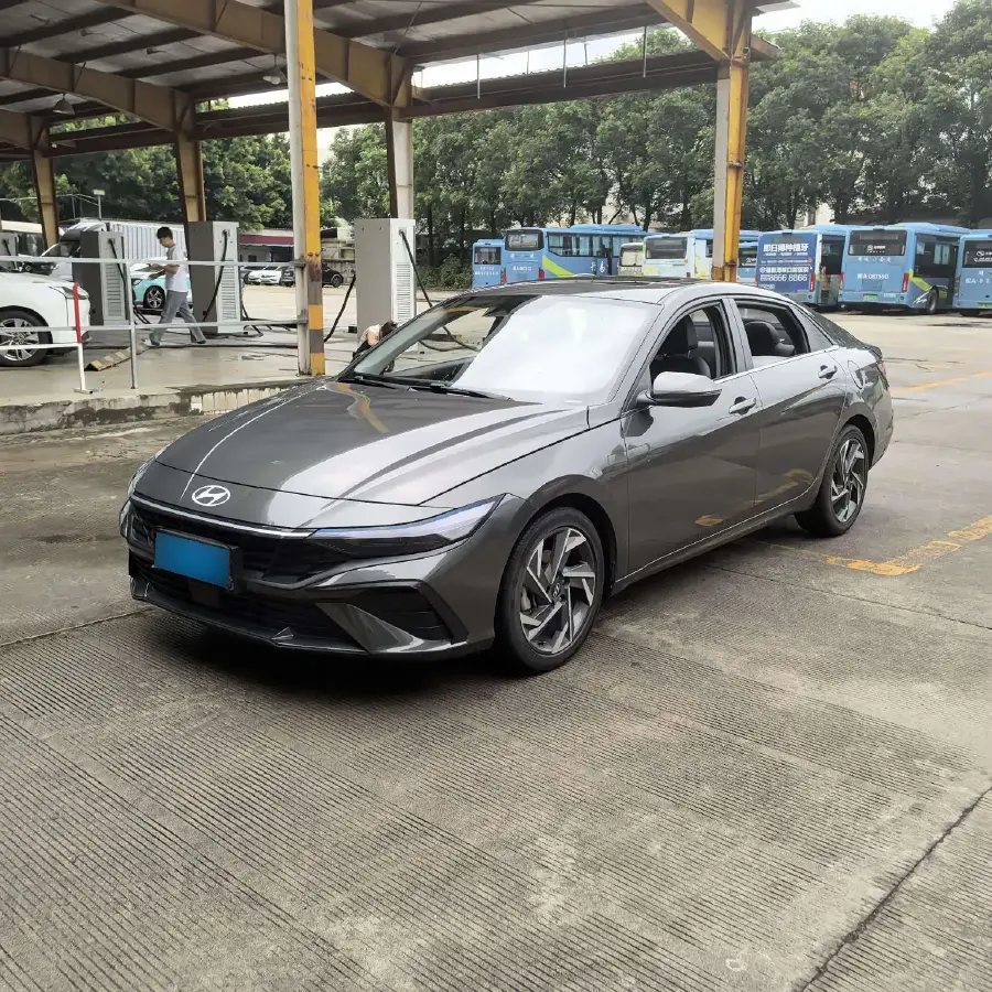 2023 Hyundai Elantra 1.5L 115HP L4 CVT