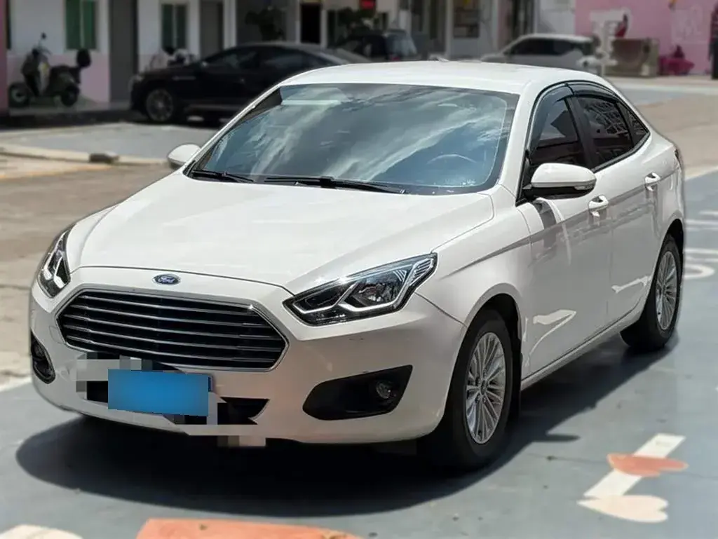 2015 Ford Escort 1.5L 113HP L4 5MT