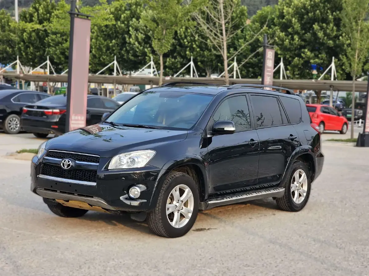 2011 Toyota RAV4 2.0L 150HP L4 4AT
