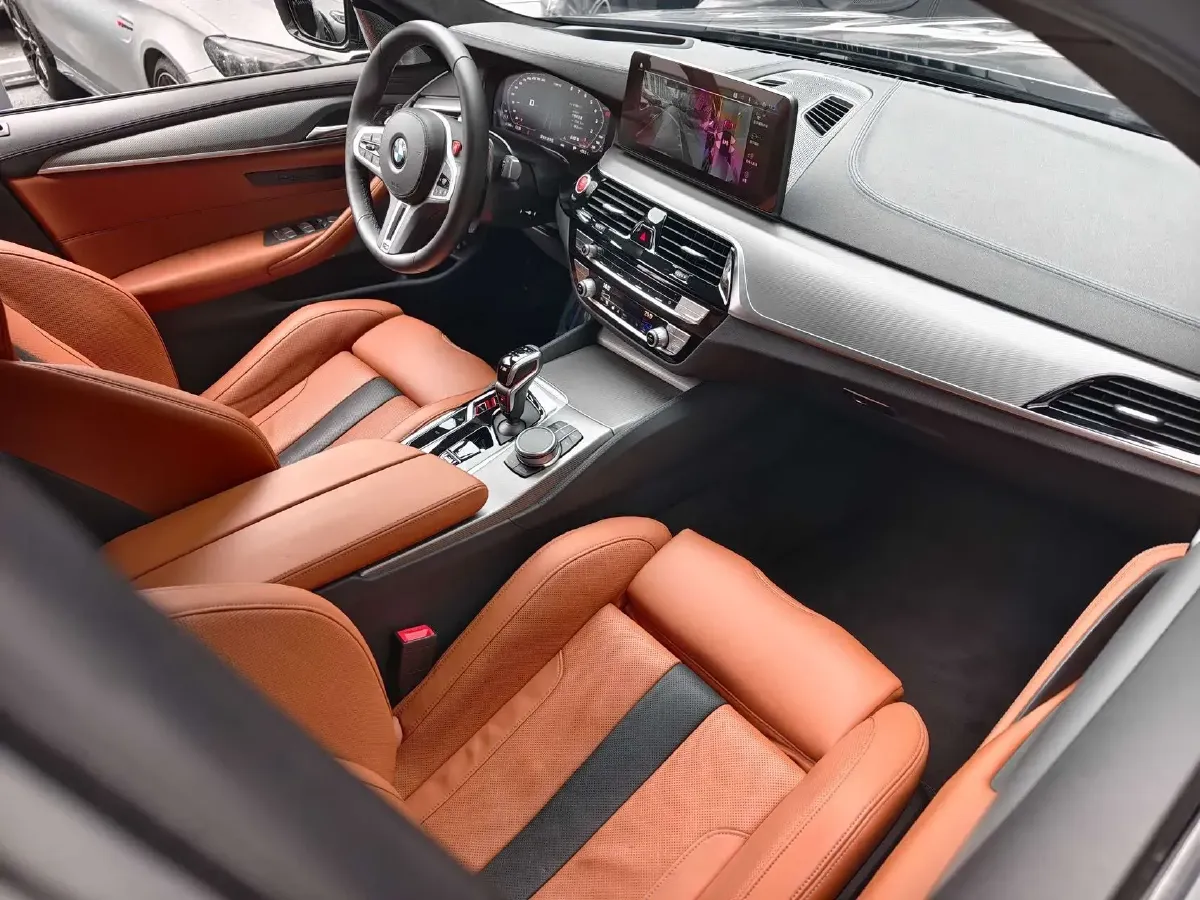 2021 BMW M5 4.4T 600HP V8 8AT,autocango,china used car exporter,china ev exporter,chinese used car exporter,chinese used ev exporter