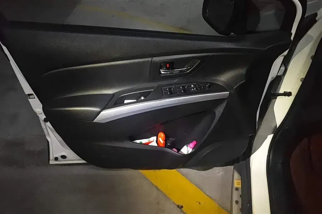 2015 Suzuki S-cross 1.4T 140HP L4 6AT,autocango,china used car exporter,china ev exporter,chinese used car exporter,chinese used ev exporter