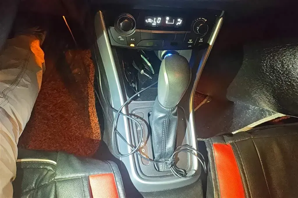 2015 Suzuki S-cross 1.4T 140HP L4 6AT,autocango,china used car exporter,china ev exporter,chinese used car exporter,chinese used ev exporter