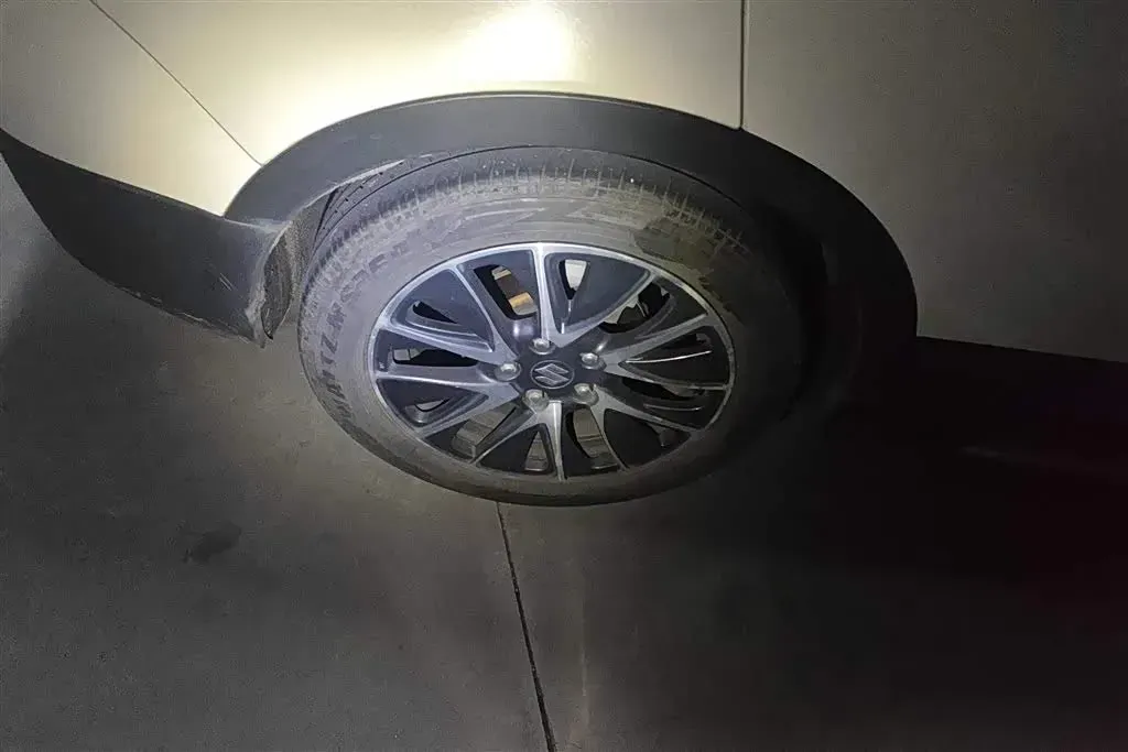 2015 Suzuki S-cross 1.4T 140HP L4 6AT,autocango,china used car exporter,china ev exporter,chinese used car exporter,chinese used ev exporter