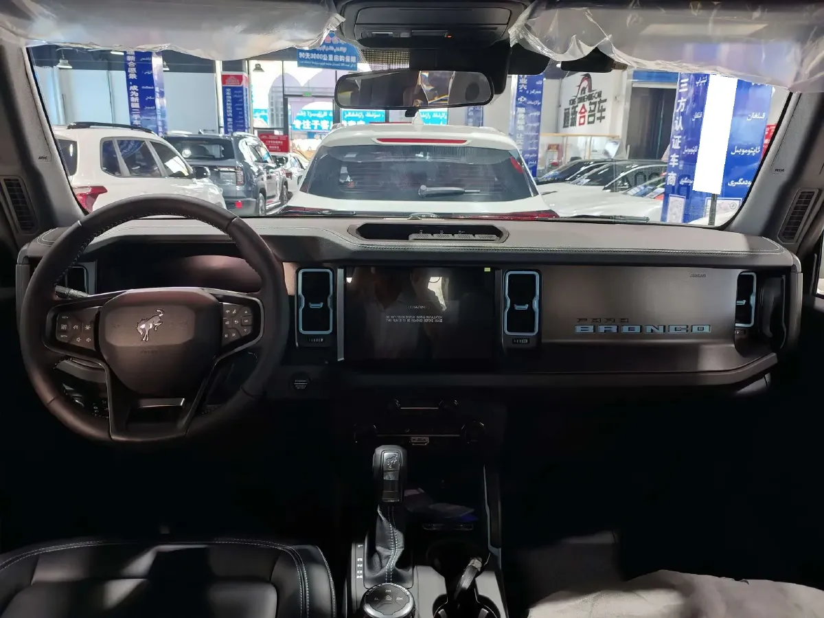 2024 Ford Bronco 2.3T 275HP L4 10AT,autocango,china used car exporter,china ev exporter,chinese used car exporter,chinese used ev exporter