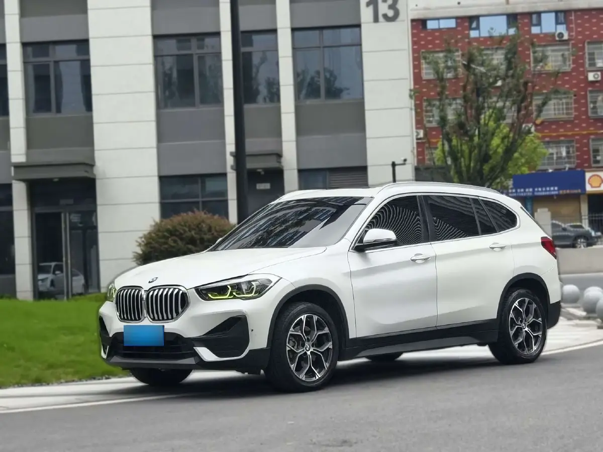 2021 BMW X1 2.0T 192HP L4 7DCT
