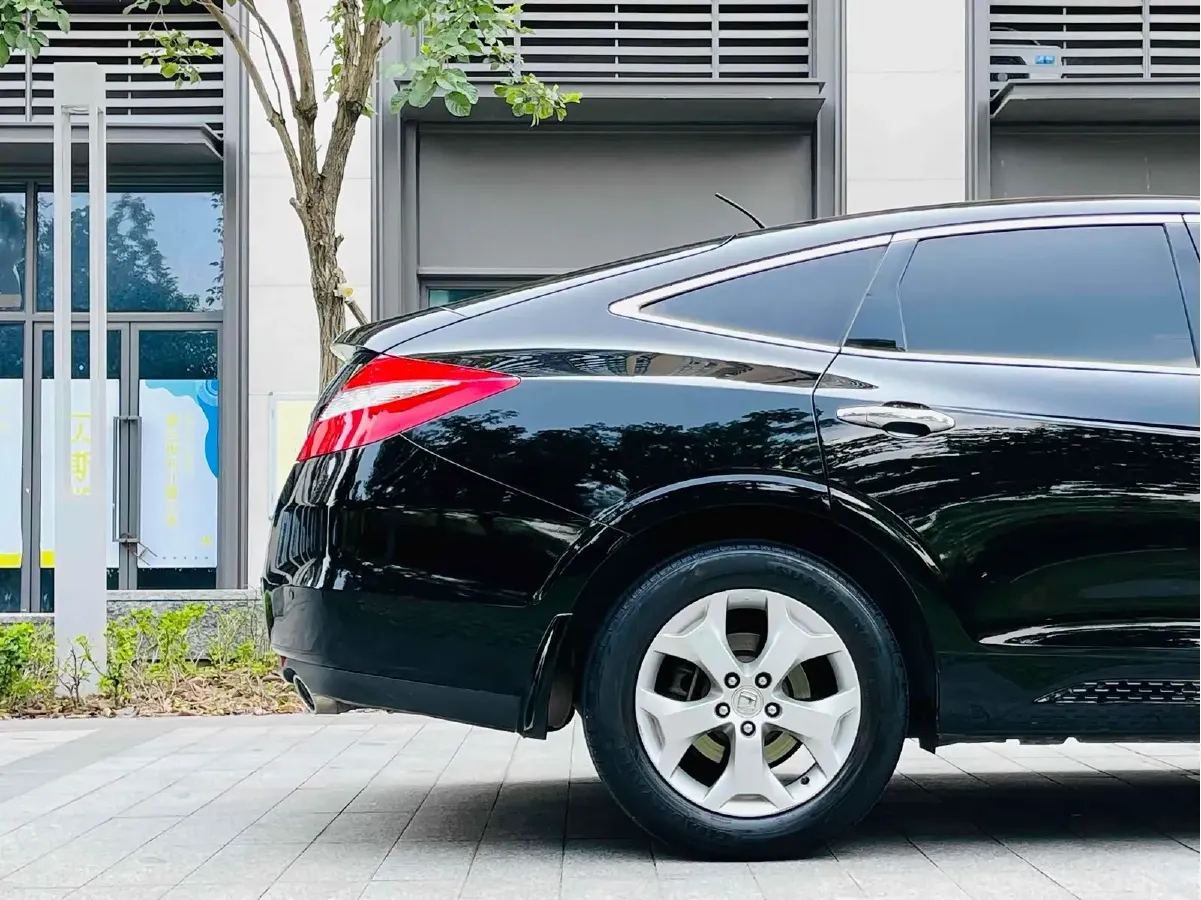2011 Honda Crosstour 3.5L 280HP V6 5AT,autocango,china used car exporter,china ev exporter,chinese used car exporter,chinese used ev exporter