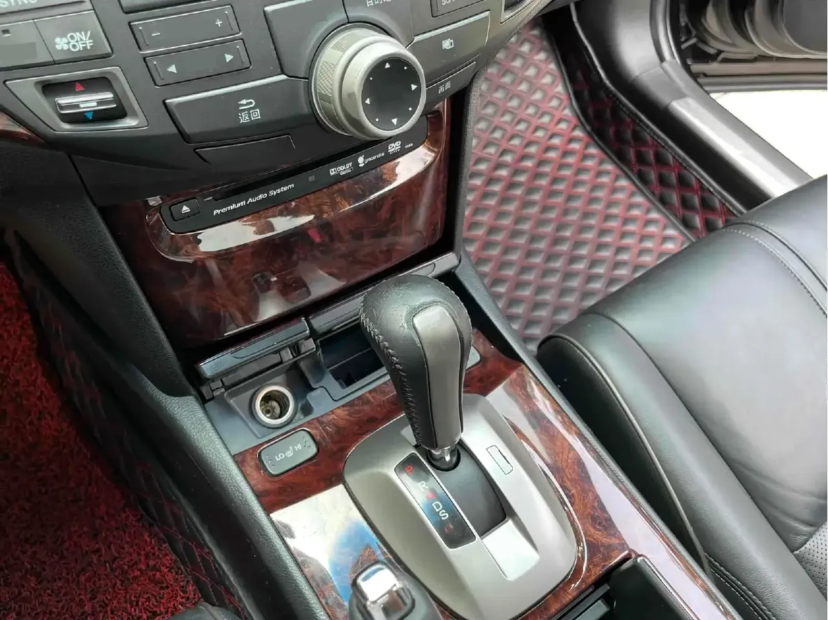 2011 Honda Crosstour 3.5L 280HP V6 5AT,autocango,china used car exporter,china ev exporter,chinese used car exporter,chinese used ev exporter