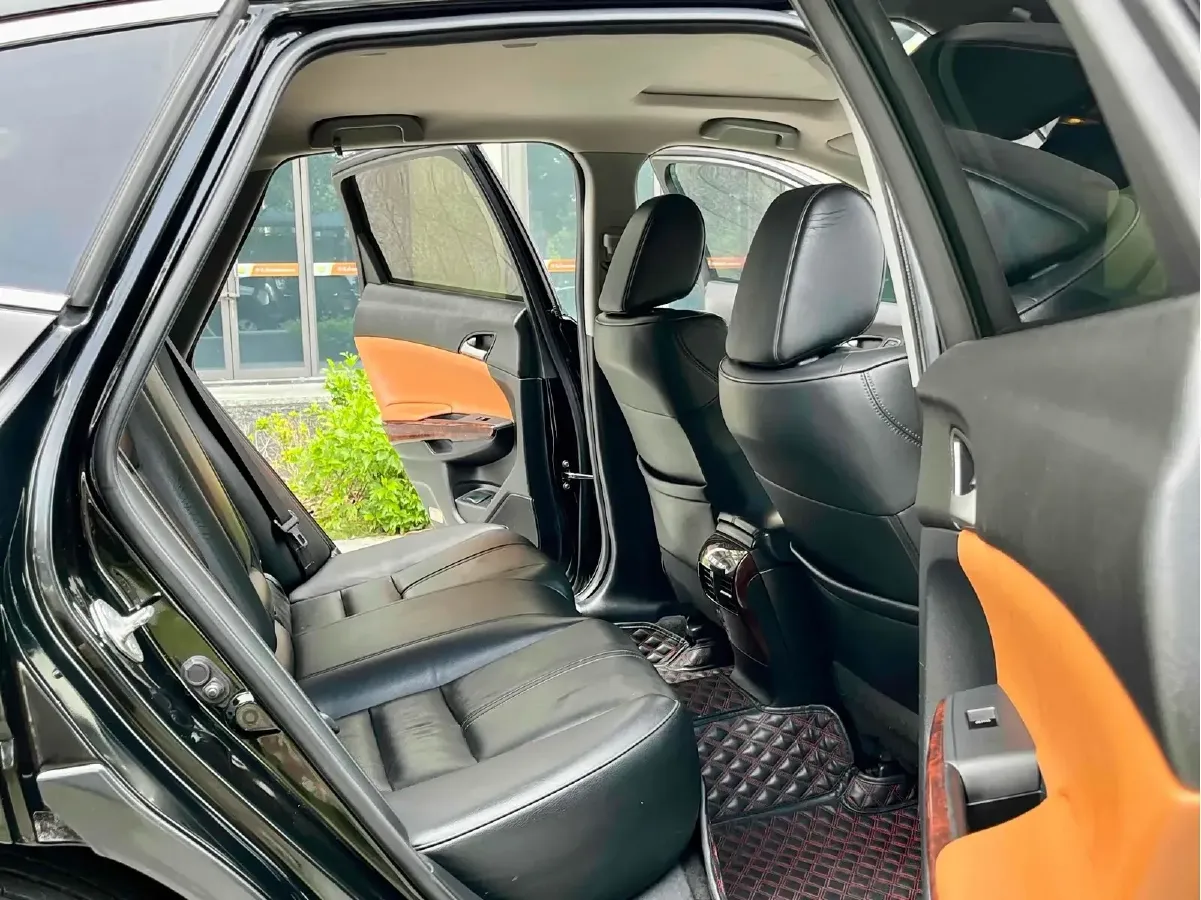 2011 Honda Crosstour 3.5L 280HP V6 5AT,autocango,china used car exporter,china ev exporter,chinese used car exporter,chinese used ev exporter