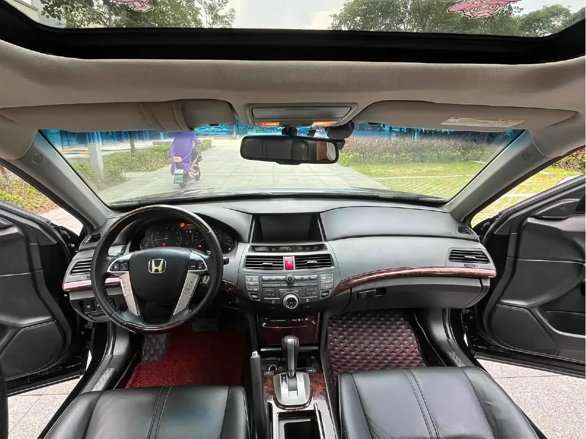 2011 Honda Crosstour 3.5L 280HP V6 5AT,autocango,china used car exporter,china ev exporter,chinese used car exporter,chinese used ev exporter