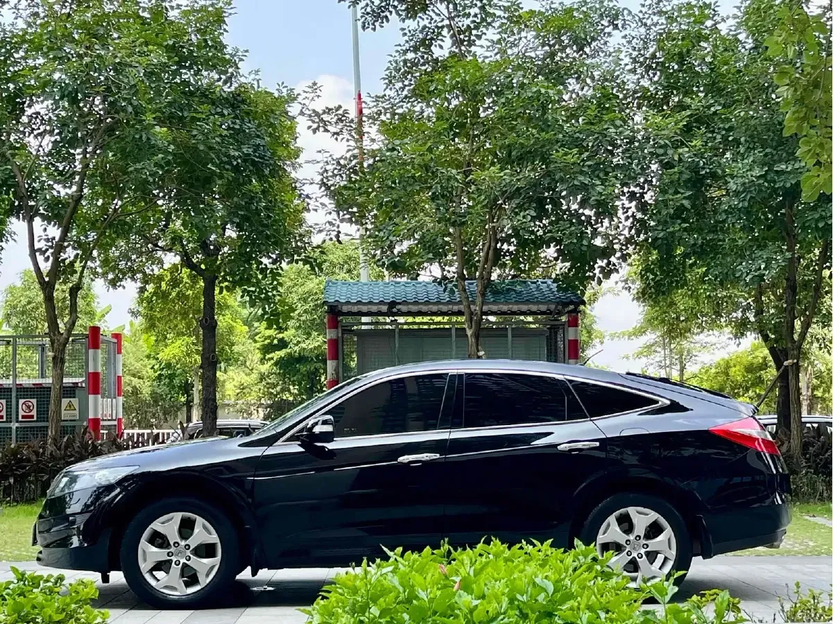 2011 Honda Crosstour 3.5L 280HP V6 5AT,autocango,china used car exporter,china ev exporter,chinese used car exporter,chinese used ev exporter