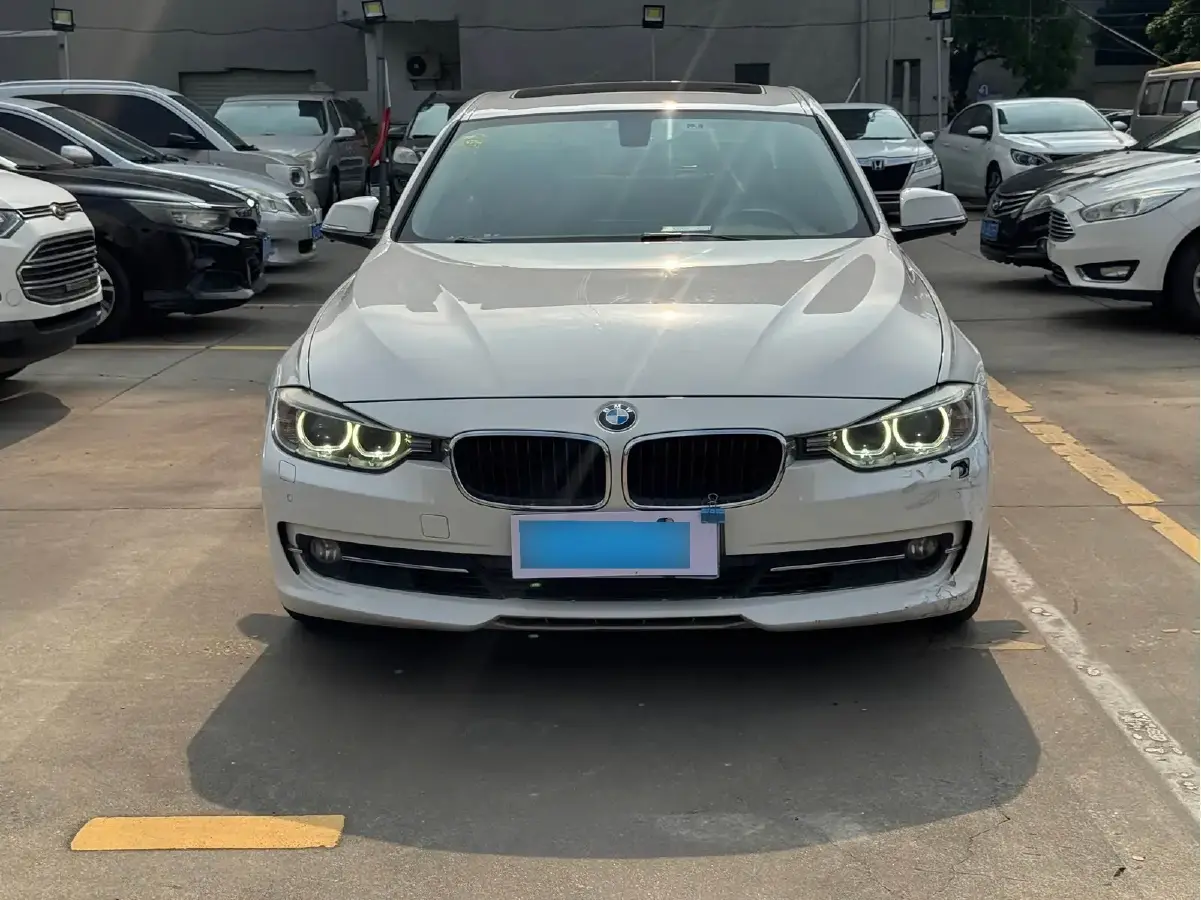 2014 BMW 3 Series 2.0T 184HP L4 8AT