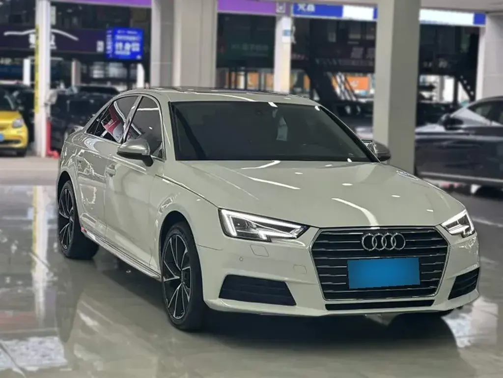 2017 Audi A4L 2.0T 190HP L4 7DCT