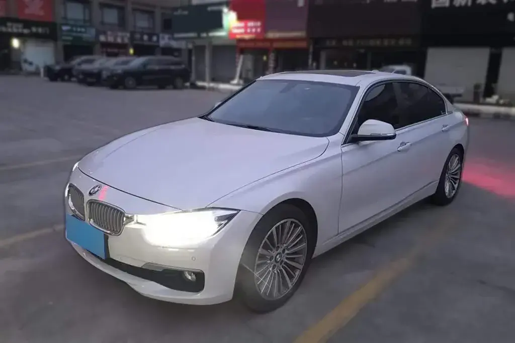 2018 BMW 3 Series 2.0T 184HP L4 8AT