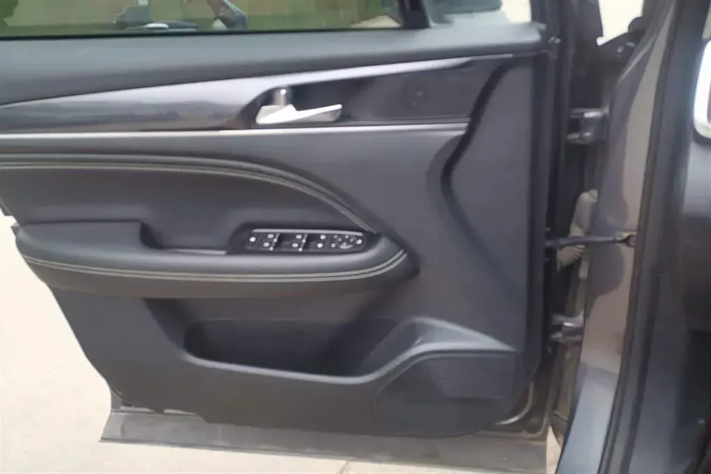 2020 GAC Trumpchi GS5 1.5T 169HP L4 6AT,autocango,china used car exporter,china ev exporter,chinese used car exporter,chinese used ev exporter