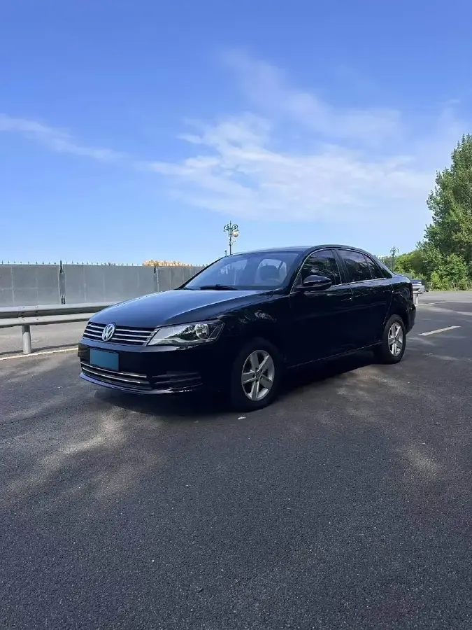 2013 Volkswagen Bora 1.6L 105HP L4 5MT