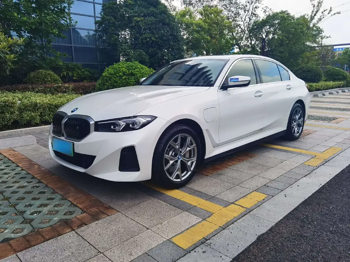 2024 BMW i3 BEV 70KWH